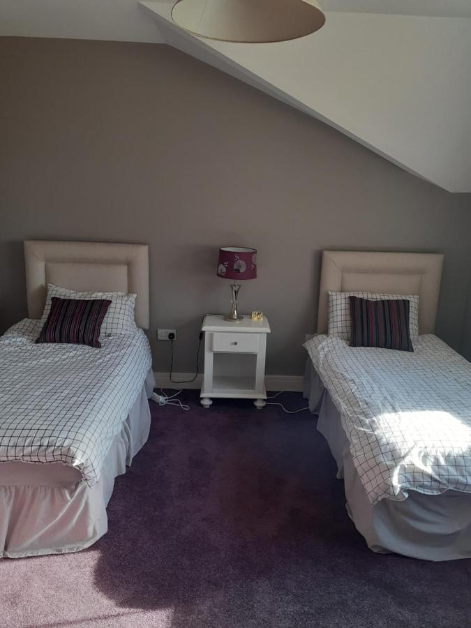 Single Or Twin Room In Lovely Country Residence Nobber Esterno foto