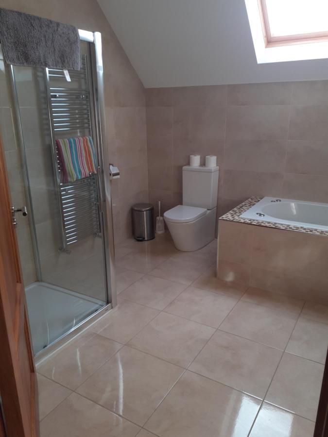 Single Or Twin Room In Lovely Country Residence Nobber Esterno foto
